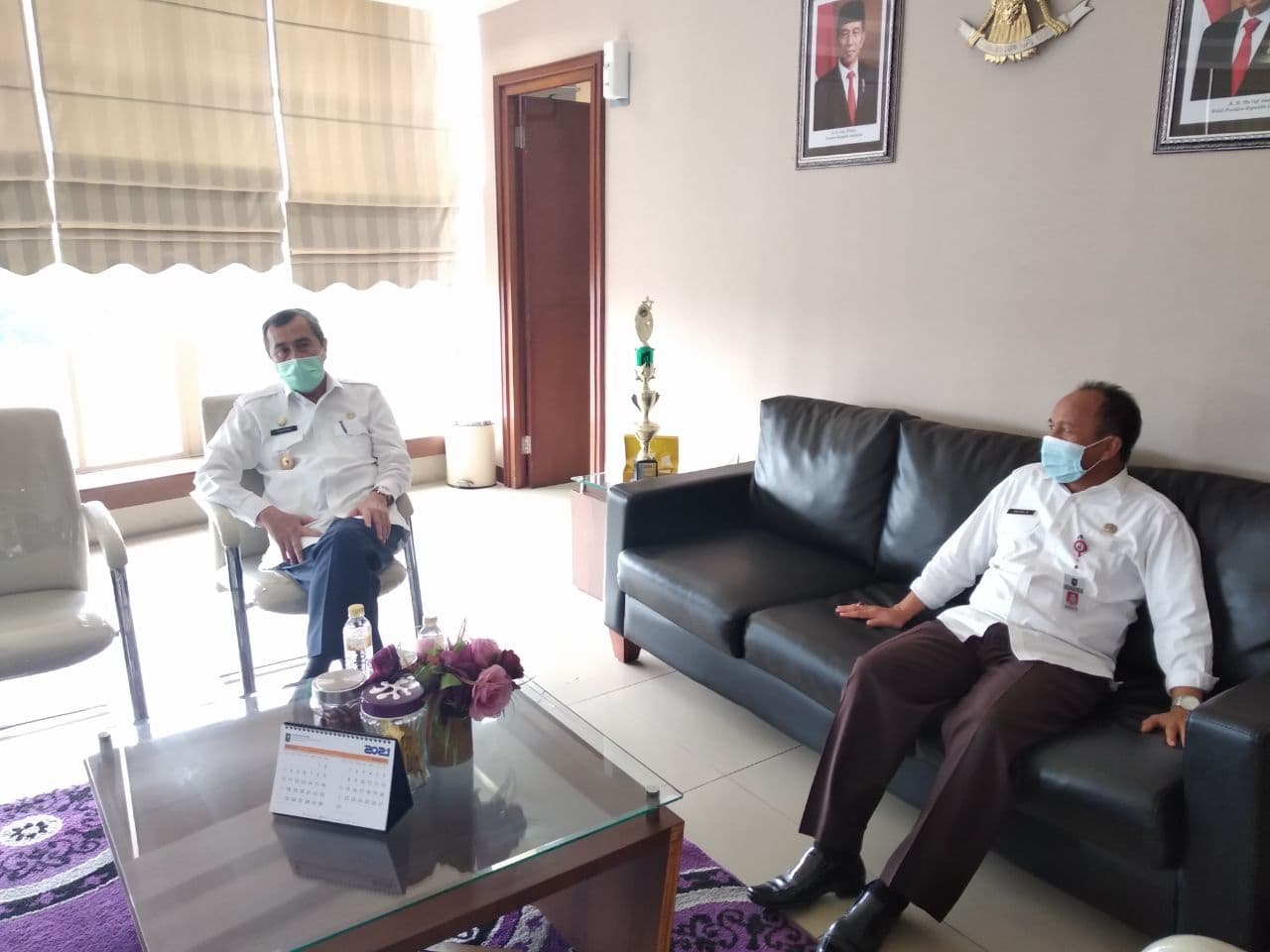KUNJUNGAN BAPAK GUBERNUR RIAU KE DPMPTSP PROVINSI RIAU